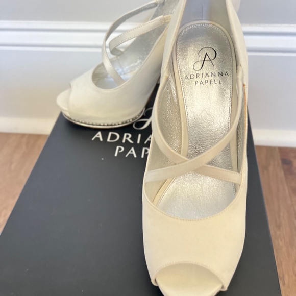 Adrianna PAPELL - Picture 7 of 8